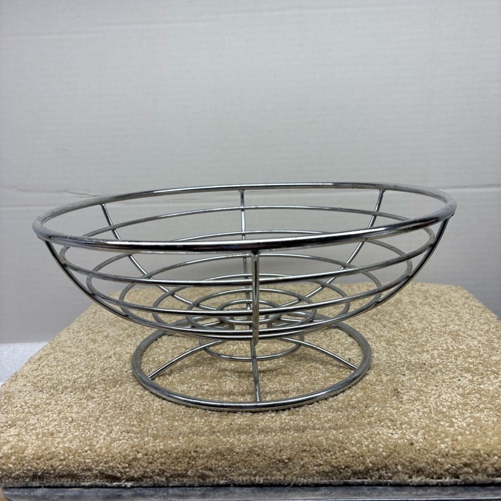 Contemporary Heavy Chrome 12” Wire Fruit Bread Vegetable Kitchen Basket Decor